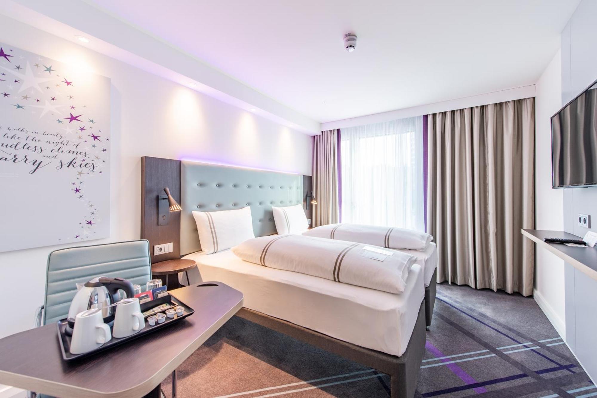 Premier Inn Stuttgart City Centre Bagian luar foto